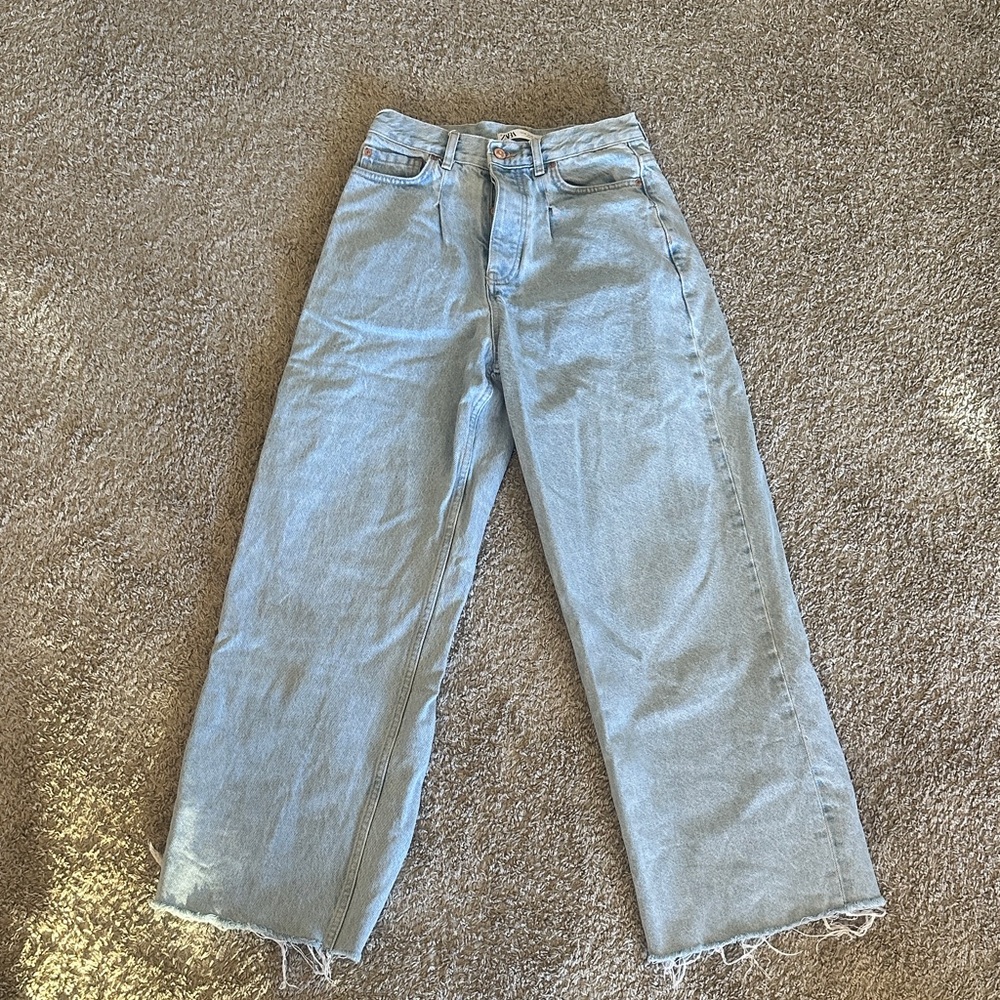 Zara Women's Straight Leg Jeans in Soft Blue
